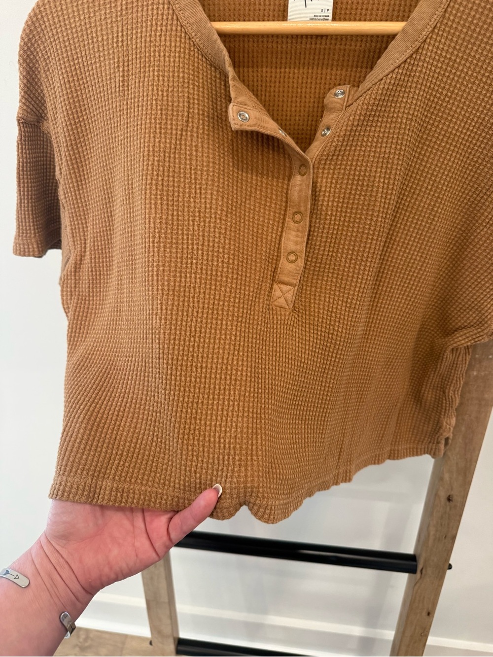 aerie Waffle Henley Crop Top in Caramel S - Picture 4 of 5